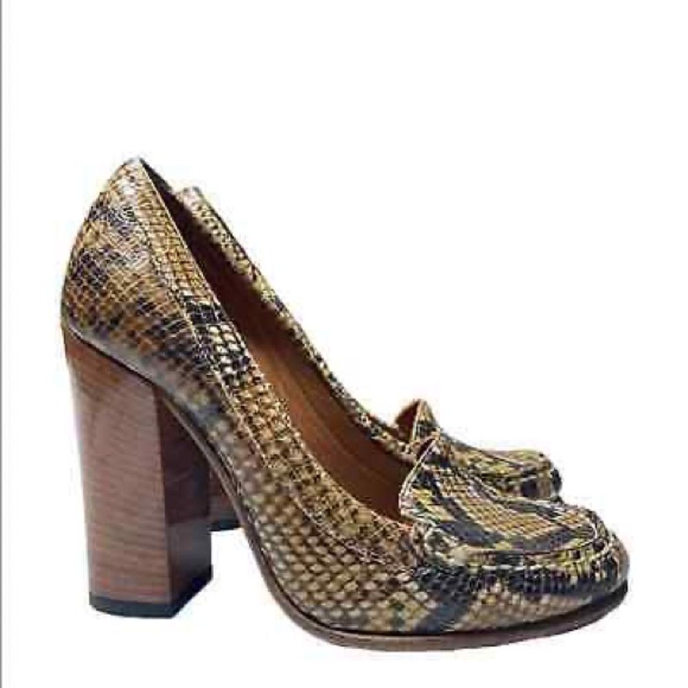 ✨ Bernardo Snake Skin Chunk Heel ✨
